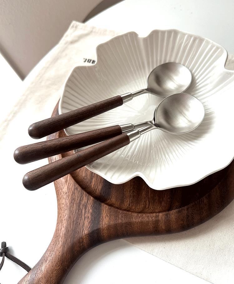 New walnut grain wooden handle western stainless steel round soup spoon
