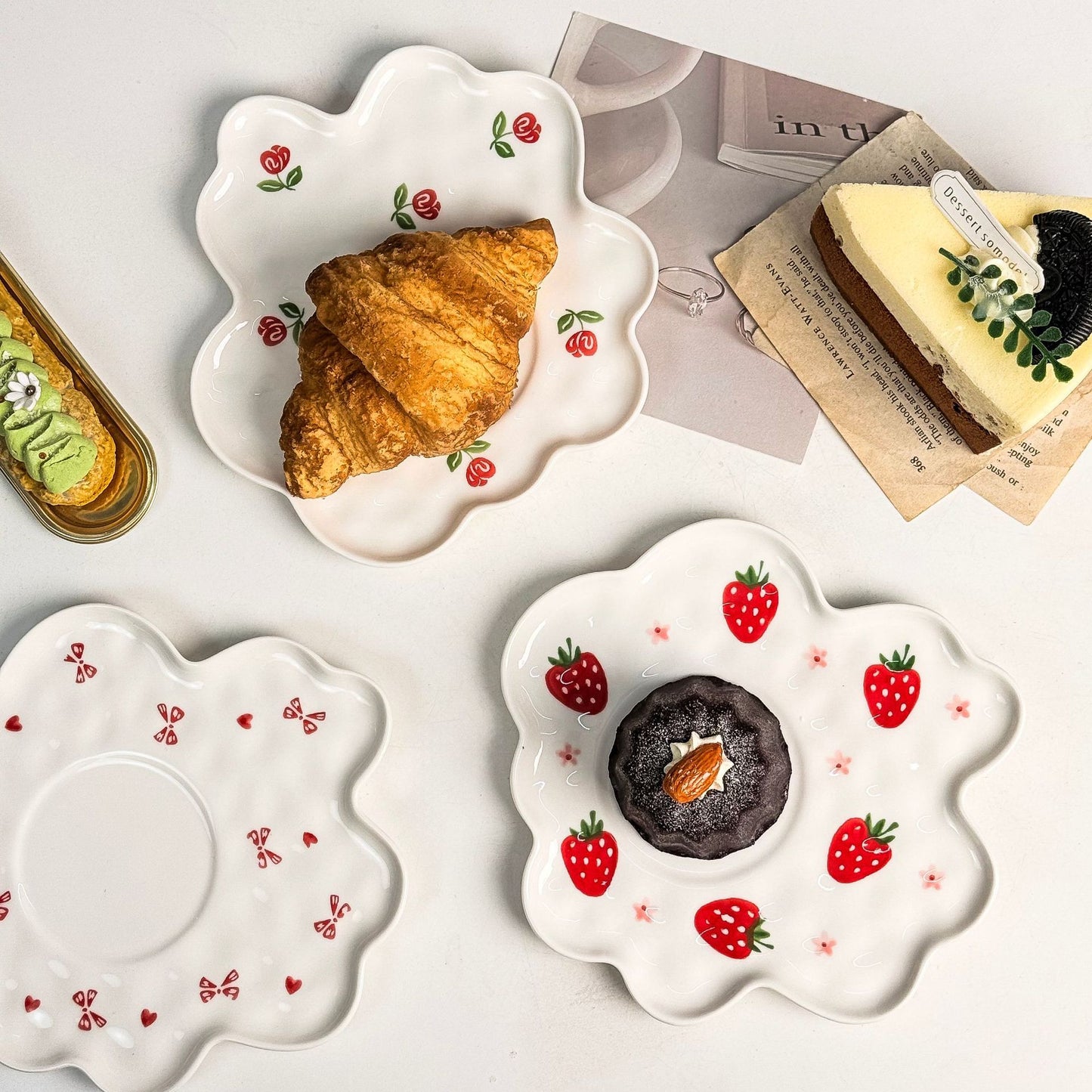 High appearance level small fresh pattern irregular ceramic bone dish