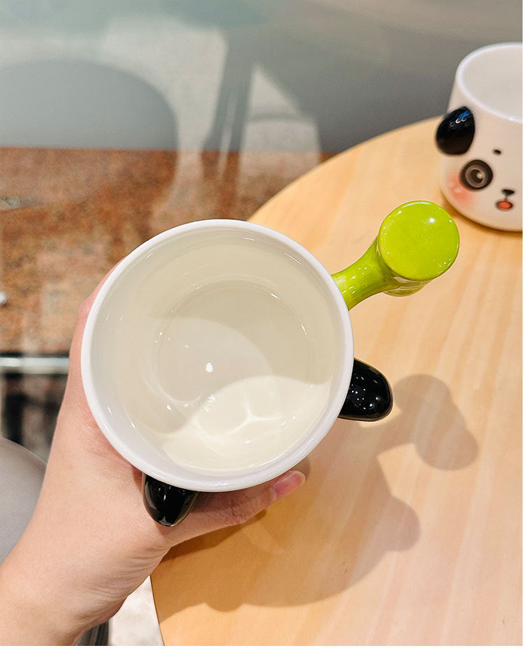 Cute ceramic panda bamboo mug with lid stereoscopic cartoon animal office water cup coffee cup with hand salute