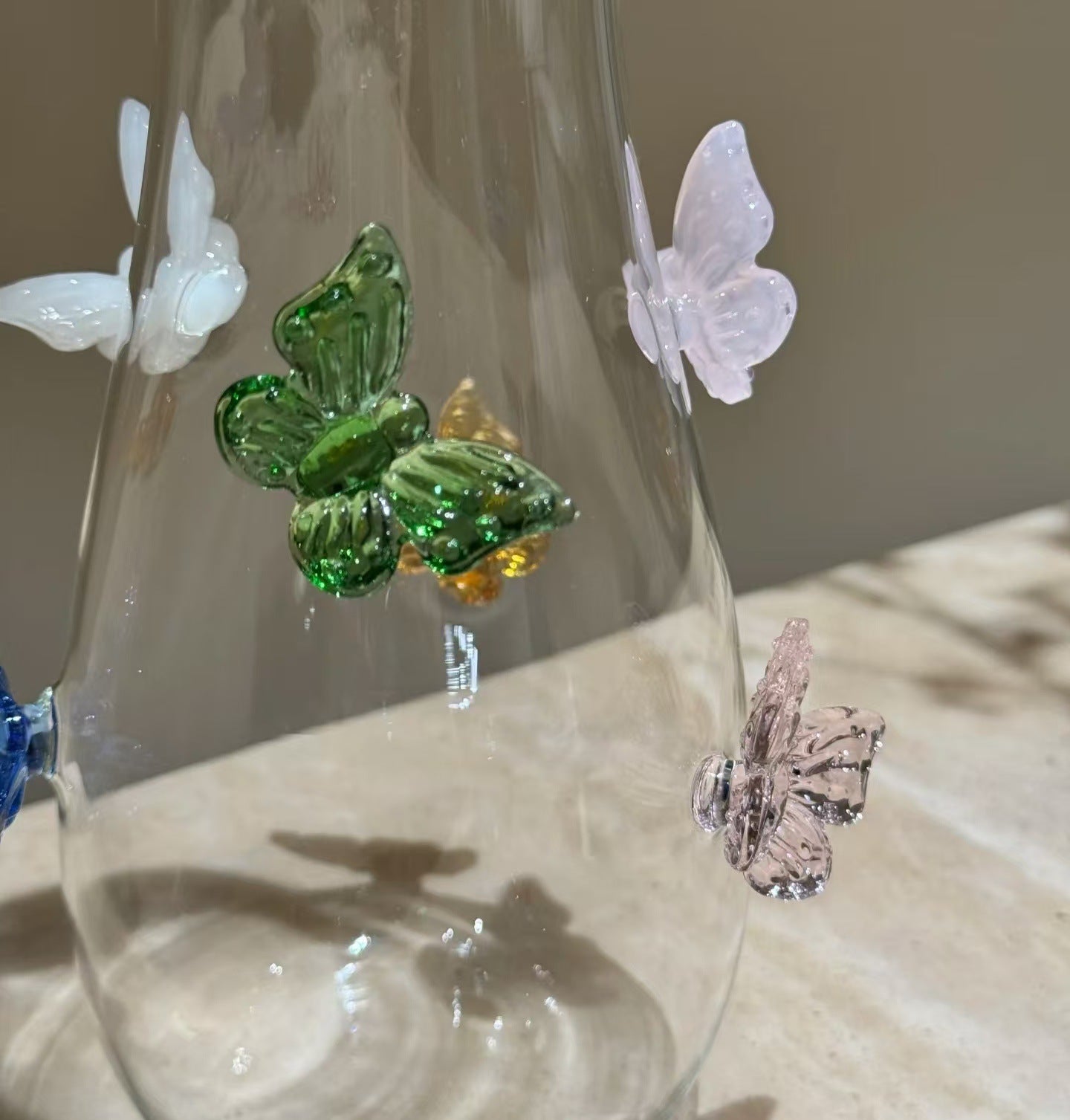 Design original hand-made butterfly vase cooling kettle