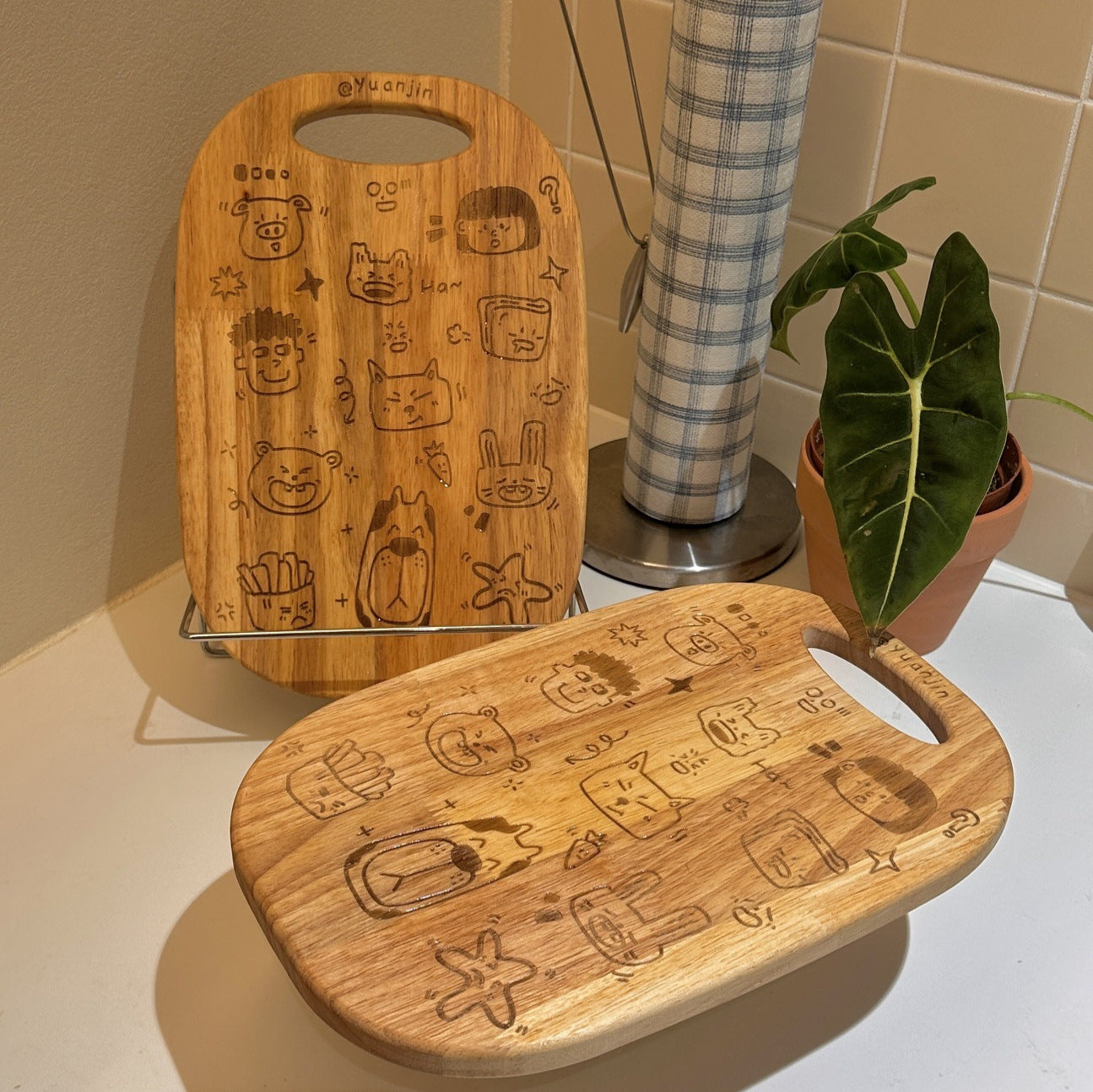 Cartoon cute rubber wood breadboard tray creative household vegetable fruit solid wood cutting board