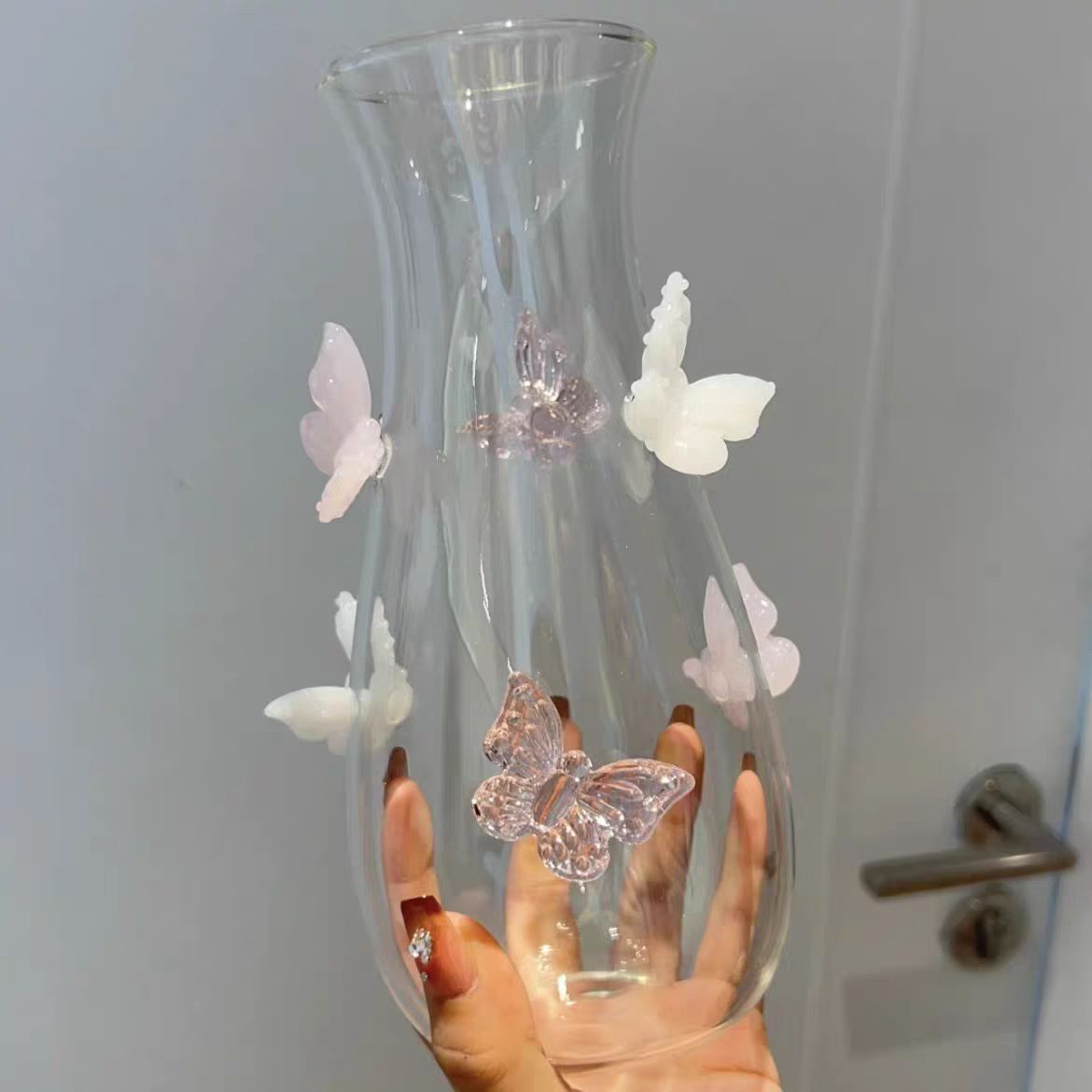 Design original hand-made butterfly vase cooling kettle