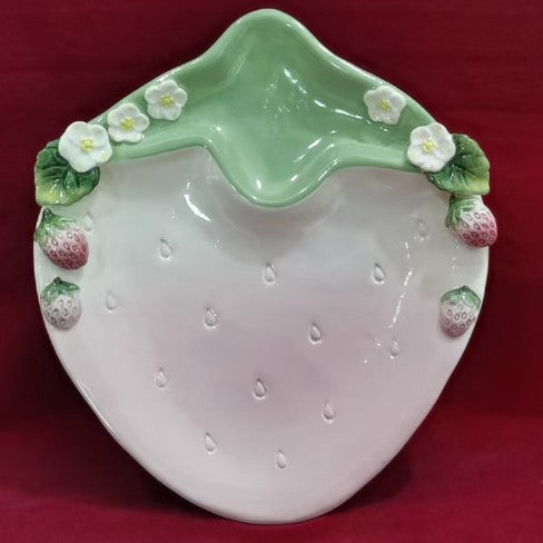 Strawberry relief hand-painted ceramic plate dessert tray jewelry tray